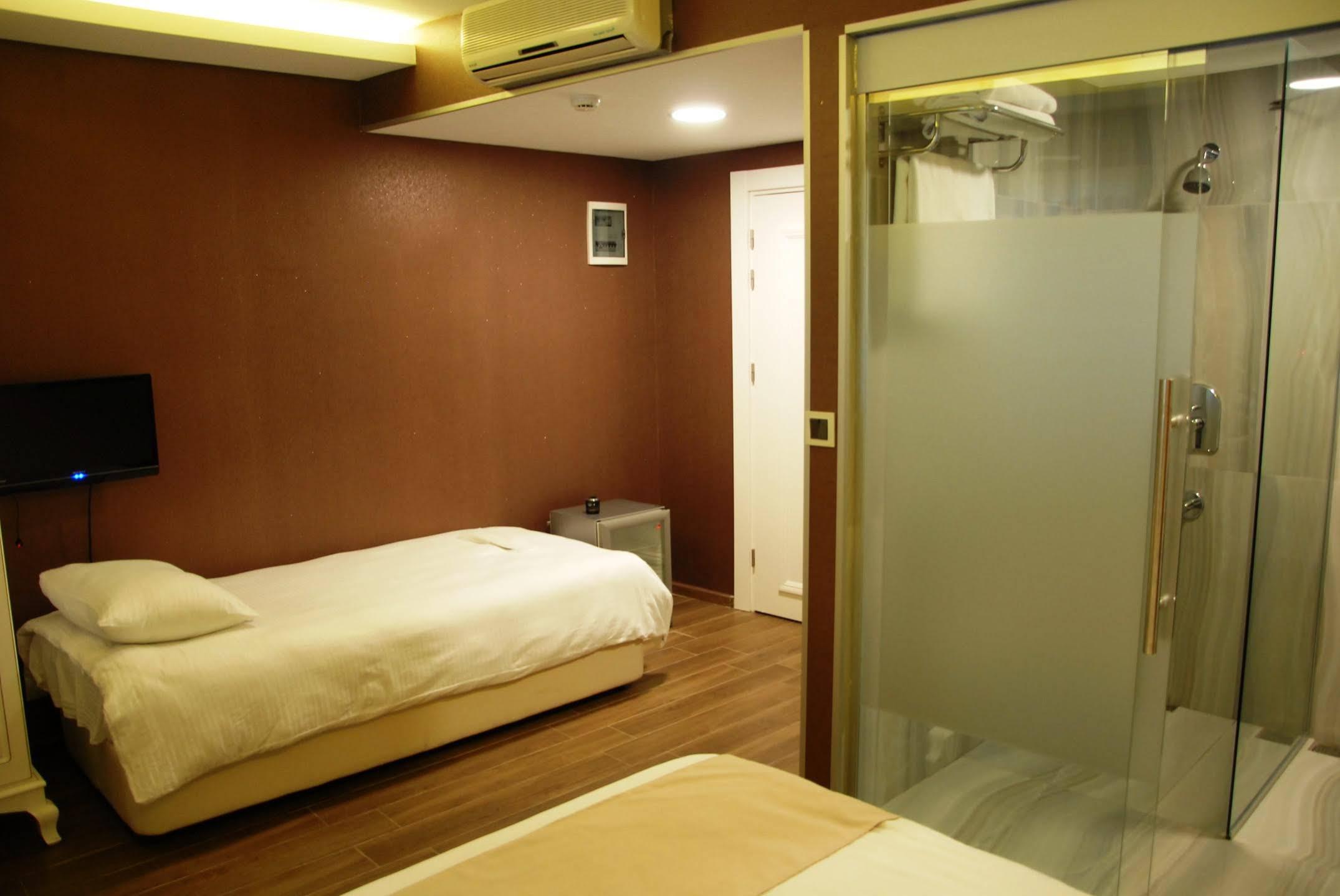 Trilye Kaplan Hotel 穆达尼亚 外观 照片